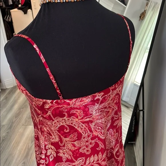August Silk Red and Gold Paisley Top - Picture 6 of 10